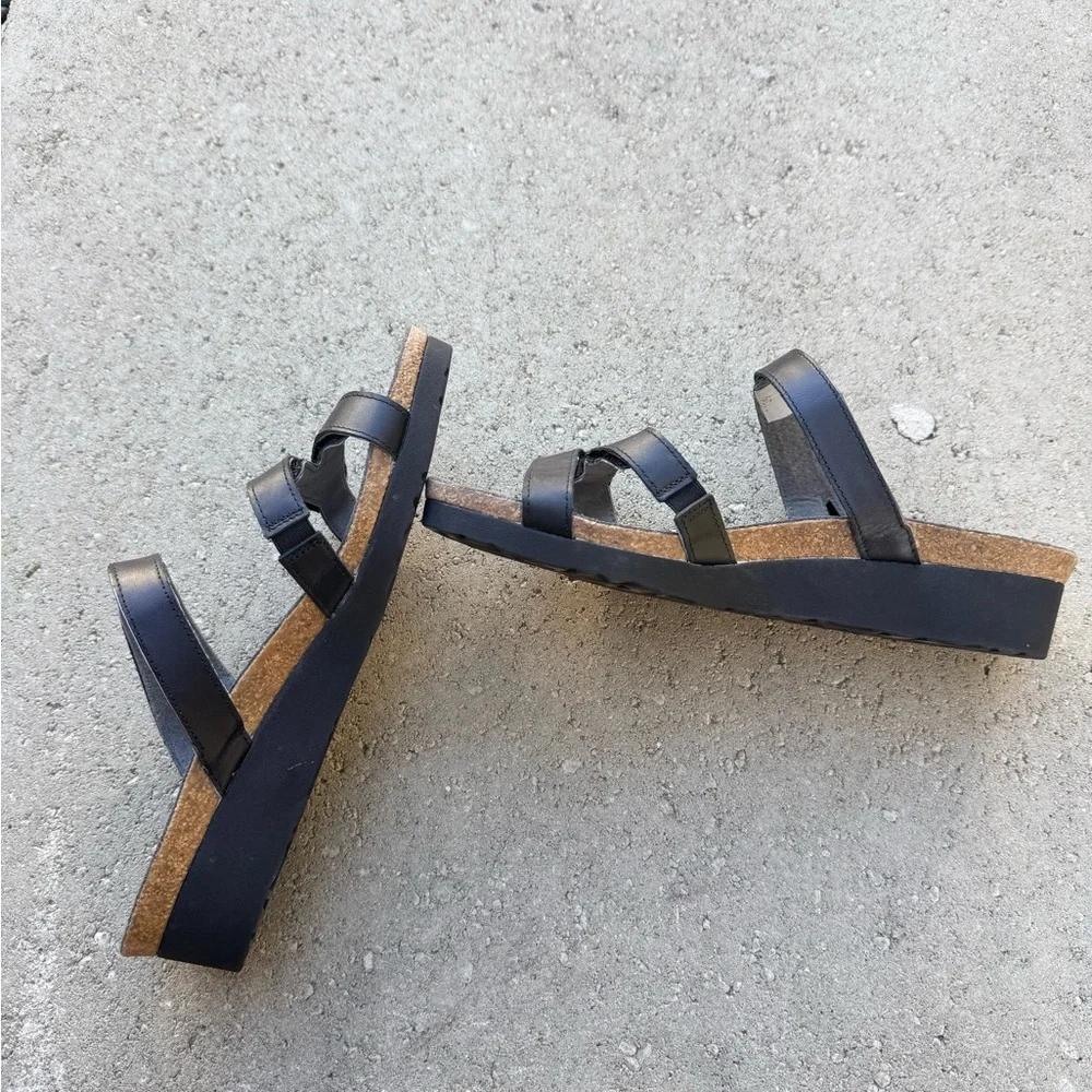 Naot Black Leather Sandals Size 39 - Picture 3 of 4